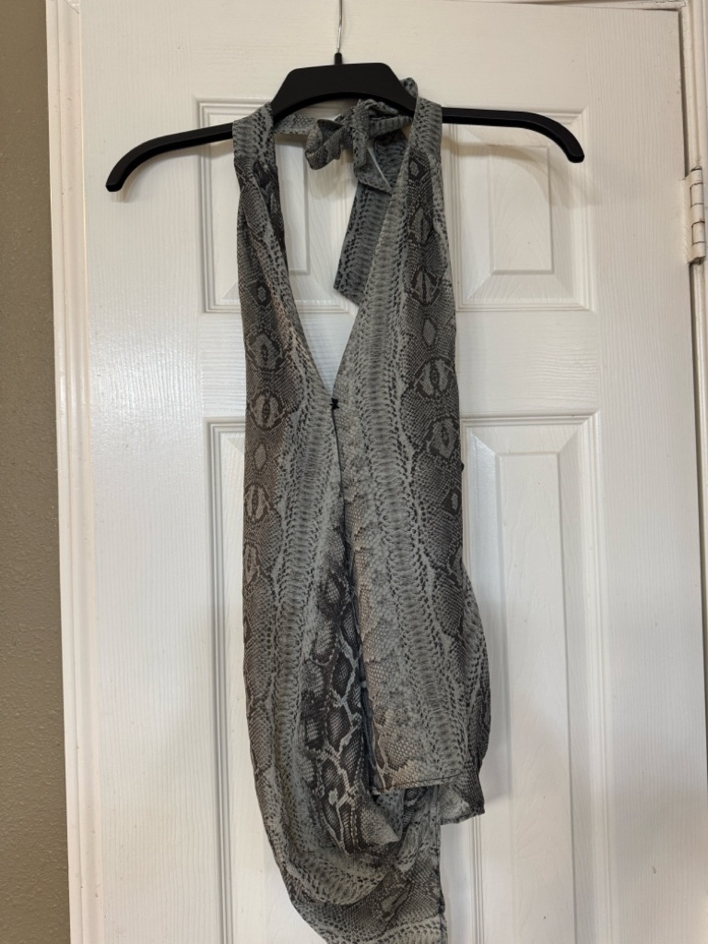 Gray Snake-Print Reptile Accessory Scarf